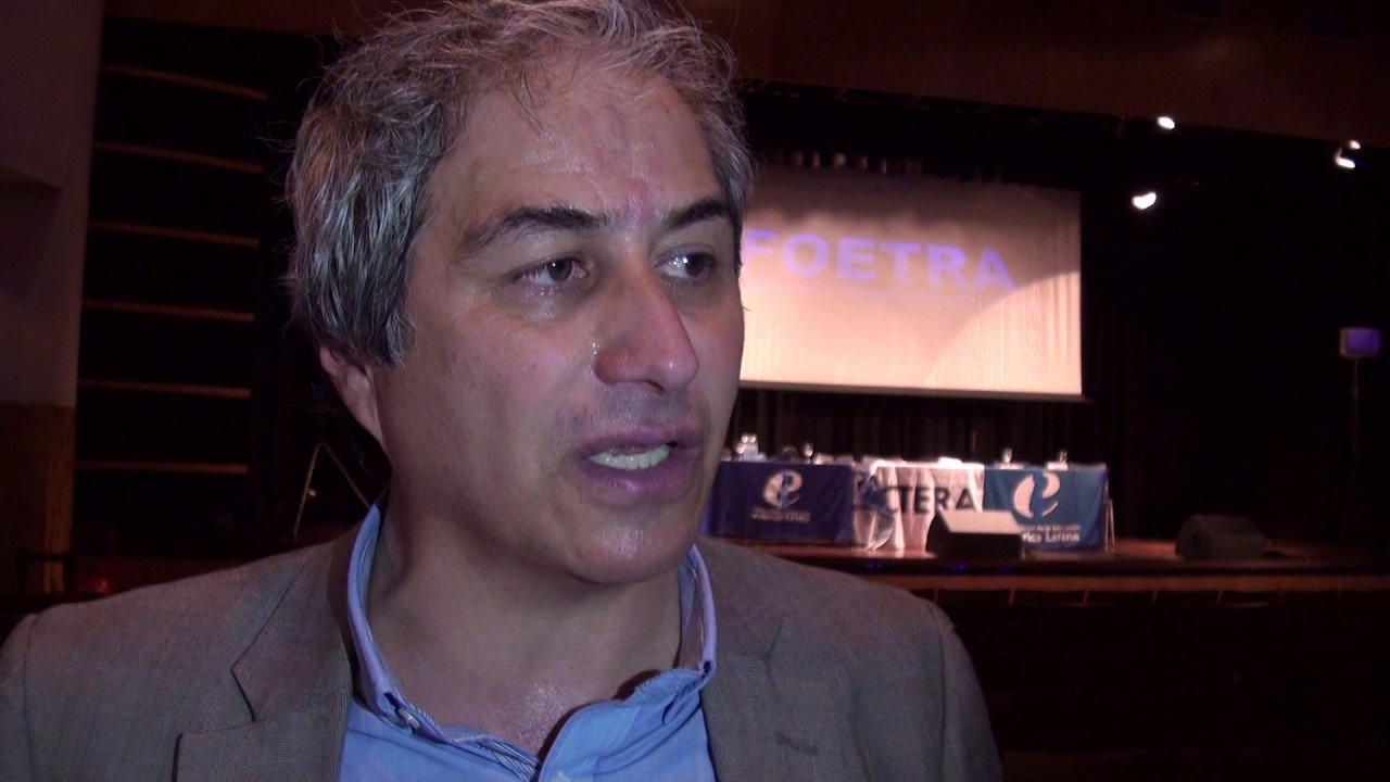 Mario Aguilar en Buenos Aires: «Los docentes argentinos resisten las políticas privatizadoras»